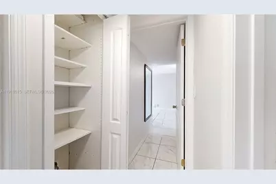 1000 Parkview Dr #431, Hallandale Beach, FL 33009 - Photo 37