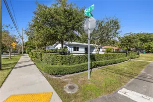 8910 NE 9th Ct, Miami, FL 33138 - Photo 35