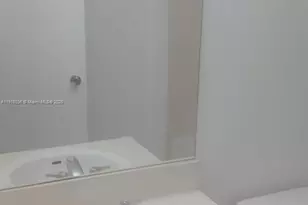 450 W Palm Cir W, Pembroke Pines, FL 33025 - Photo 9