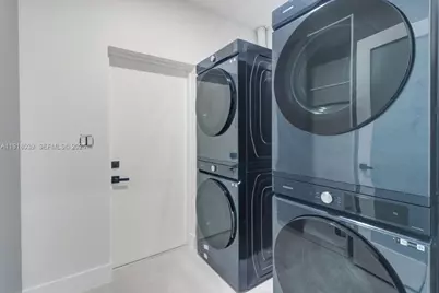 2215 Cleveland St, Hollywood, FL 33020 - Photo 21