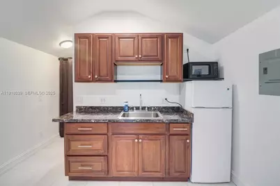 2215 Cleveland St, Hollywood, FL 33020 - Photo 35