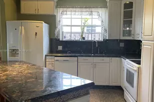 232 SW 7th Ave, Hallandale Beach, FL 33009 - Photo 9