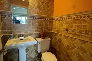 232 SW 7th Ave, Hallandale Beach, FL 33009 - Photo 21