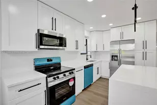 1302 S 22nd Ct, Hollywood, FL 33020 - Photo 9