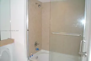 325 S Biscayne Blvd, Miami, FL 33131 - Photo 11