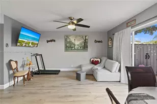 8089 SW 18th Ct, Davie, FL 33324 - Photo 11