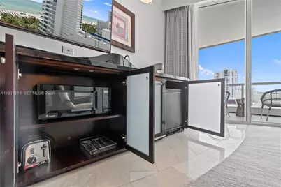 4391 Collins Ave #1118, Miami Beach, FL 33140 - Photo 13