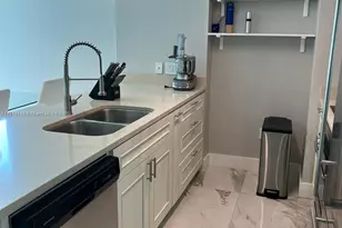 55 SE 6th St, Miami, FL 33131 - Photo 45