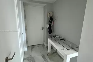 55 SE 6th St, Miami, FL 33131 - Photo 15