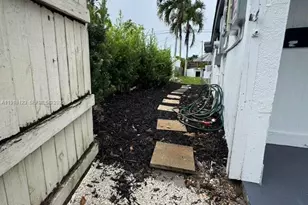 5611 SW 38th St, Davie, FL 33314 - Photo 11