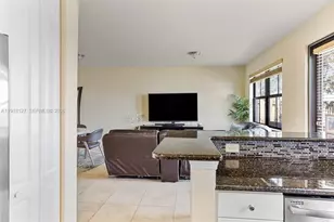 8456 Lake Majesty Ln, Parkland, FL 33076 - Photo 11