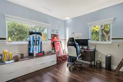 259 E Shore Dr, Miami, FL 33133 - Photo 25