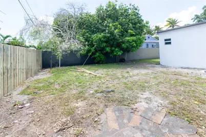 2250 NW 95th Ter, Miami, FL 33147 - Photo 17