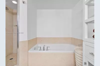 20000 E Country Club Dr #1102, Aventura, FL 33180 - Photo 21