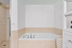 20000 E Country Club Dr, Aventura, FL 33180 - Photo 21