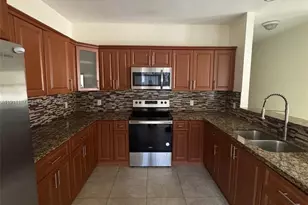 5496 NW 4th St, Miami, FL 33126 - Photo 15