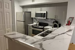 677 SW 111th Ave, Pembroke Pines, FL 33025 - Photo 1