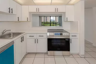 20500 W Country Club Dr #716, Aventura, FL 33180 - Photo 13