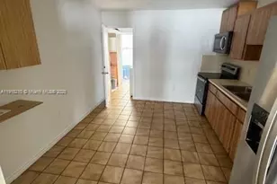 10890 SW 6th St, Sweetwater, FL 33174 - Photo 11