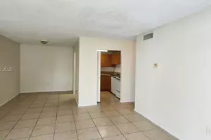 437 Executive Center Dr, West Palm Beach, FL 33401 - Photo 3