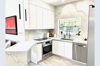 3070 Allamanda St #J, Miami, FL 33133 - Photo 5