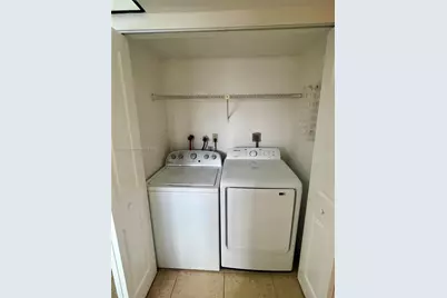 9961 NW 9th St Cir #8-18, Miami, FL 33172 - Photo 13