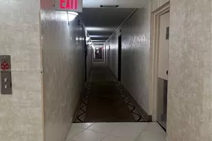 1400 St Charles Pl, Pembroke Pines, FL 33026 - Photo 19