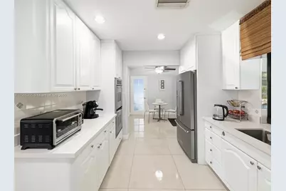 8695 SW 110th St, Miami, FL 33156 - Photo 9