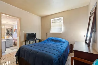 1260 NE 155th St, North Miami Beach, FL 33162 - Photo 11