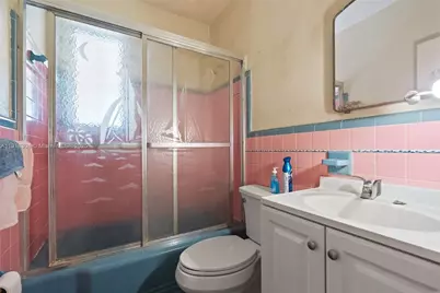 1260 NE 155th St, North Miami Beach, FL 33162 - Photo 15