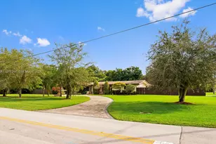 9890 SW 138th St, Miami, FL 33176 - Photo 25