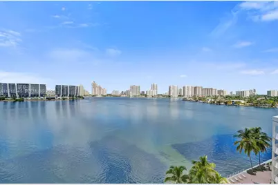 18100 N Bay Rd #909, Sunny Isles Beach, FL 33160 - Photo 35