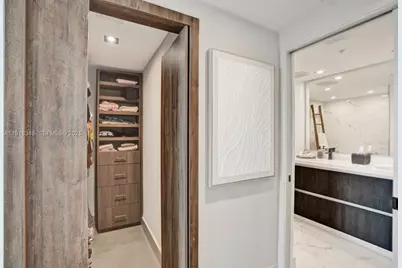 18100 N Bay Rd #909, Sunny Isles Beach, FL 33160 - Photo 7