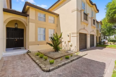 11032 NW 48th Ln, Doral, FL 33178 - Photo 1