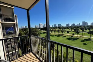 20335 W Country Club Dr, Aventura, FL 33180 - Photo 9