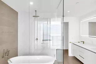 700 NE 24th St, Miami, FL 33137 - Photo 11