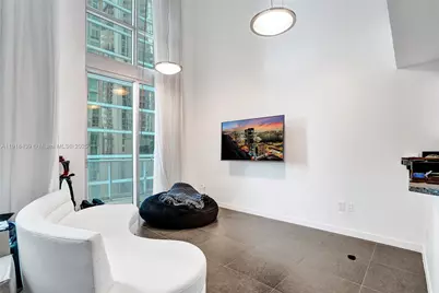 300 S Biscayne Blvd #L-1206, Miami, FL 33131 - Photo 3