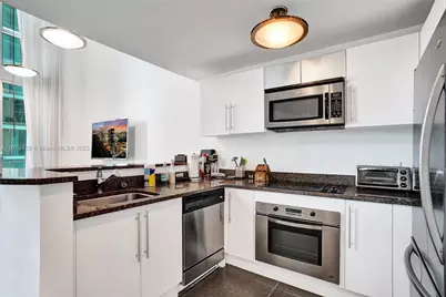 300 S Biscayne Blvd #L-1206, Miami, FL 33131 - Photo 9