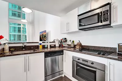 300 S Biscayne Blvd #L-1206, Miami, FL 33131 - Photo 11