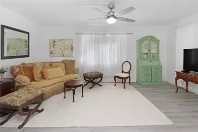 580 Egret Dr #124, Hallandale Beach, FL 33009 - Photo 3