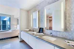 88 SW 7th St, Miami, FL 33130 - Photo 11