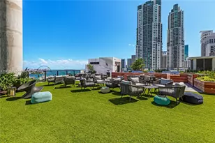 398 NE 5th St, Miami, FL 33132 - Photo 17