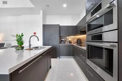 7751 NW 107th Ave #807, Doral, FL 33178 - Photo 5