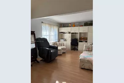 7809 NW 192nd St, Hialeah, FL 33015 - Photo 11