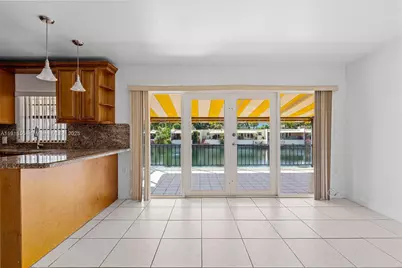 15504 Sharpecroft Dr #0, Miami Lakes, FL 33014 - Photo 23