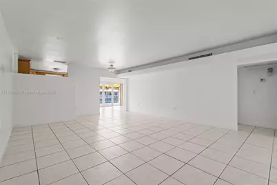 15504 Sharpecroft Dr #0, Miami Lakes, FL 33014 - Photo 7