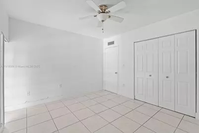 15504 Sharpecroft Dr #0, Miami Lakes, FL 33014 - Photo 17