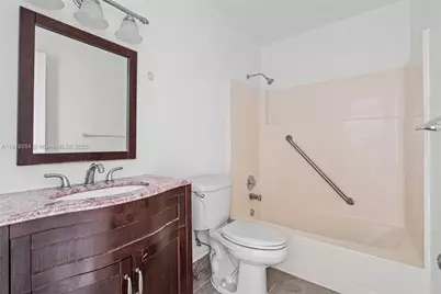 15504 Sharpecroft Dr #0, Miami Lakes, FL 33014 - Photo 19
