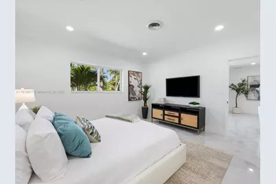 2764 NE 35th St, Fort Lauderdale, FL 33306 - Photo 7