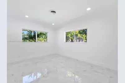 2764 NE 35th St, Fort Lauderdale, FL 33306 - Photo 13